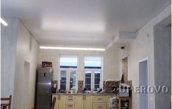Натяжной потолок в кухню белый глянец одноуровневый до 7 кв.м в Барановичах 
